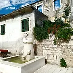 Meri B - Gornji * Drvenik (Split-Dalmatia)